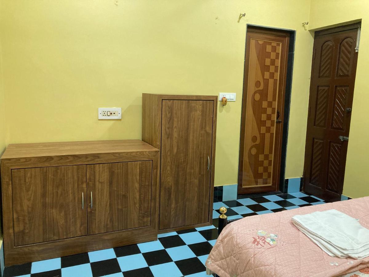 Anjali Homestay - 10 Mins From Airport สิริกุรี ภายนอก รูปภาพ